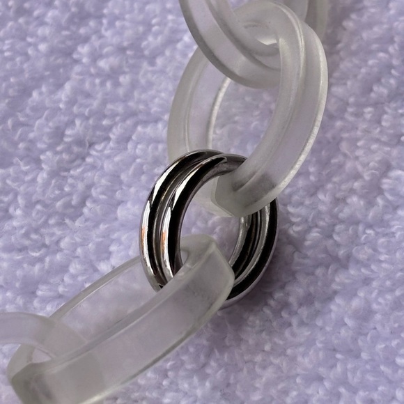 RJ Graziano Clear Frosted Chain Link Necklace. - Picture 9 of 11